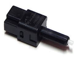 BULBO PEDAL FRENO NIS. SENTRA B13 /14 (SANKEI)